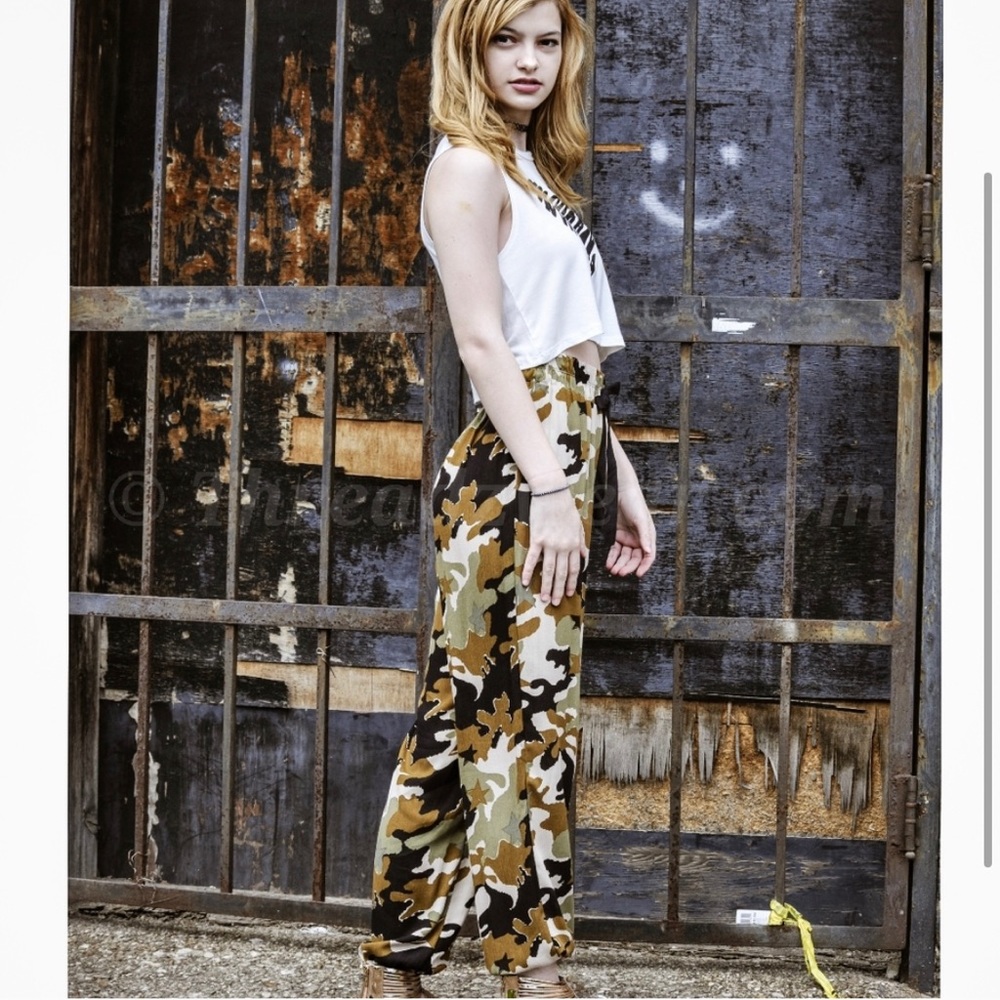 New! Paper bag Camo Joggers Made in the USA - Picture 3 of 3